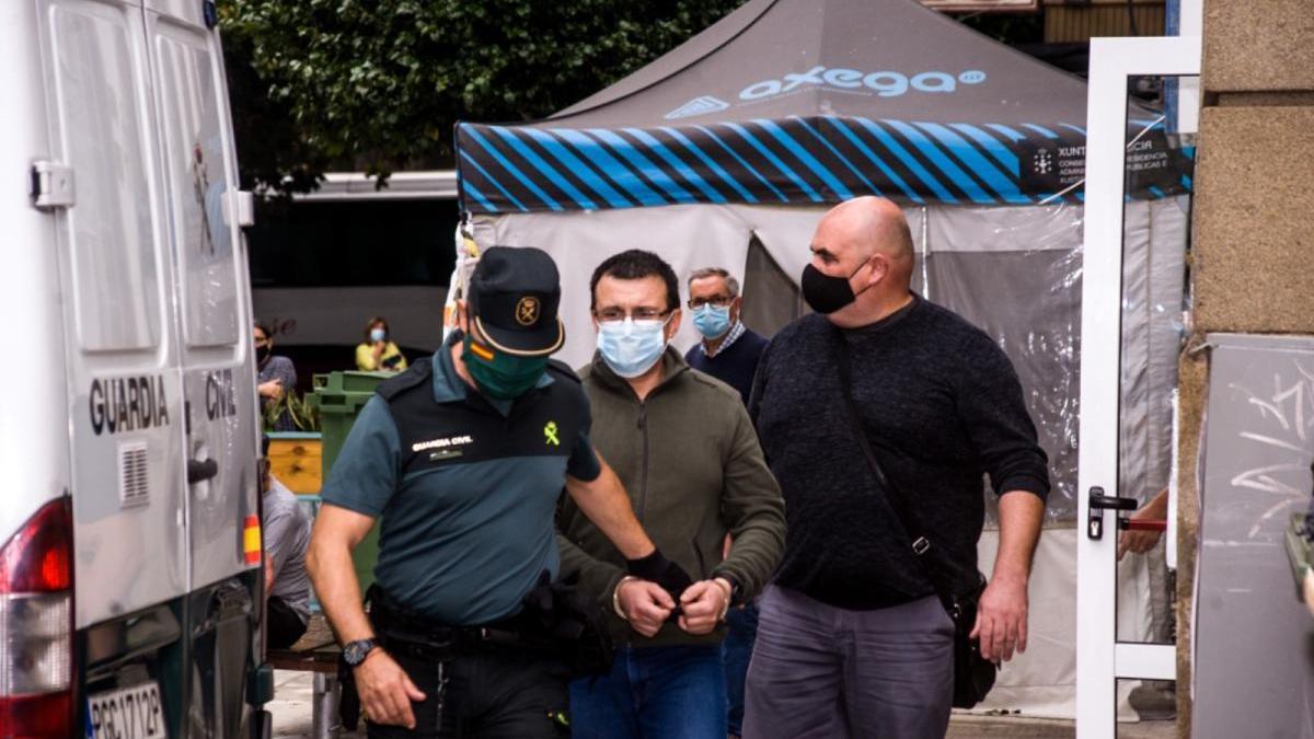 José Luis Abet, llegando esta mañana a los juzgados de Caldas.