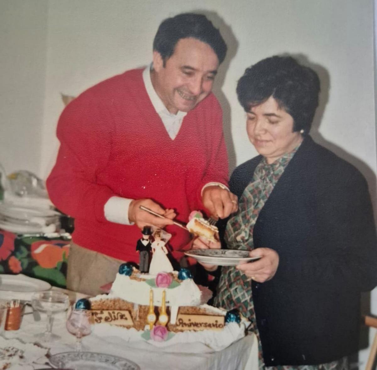 Celebrando los 25 años de casados.