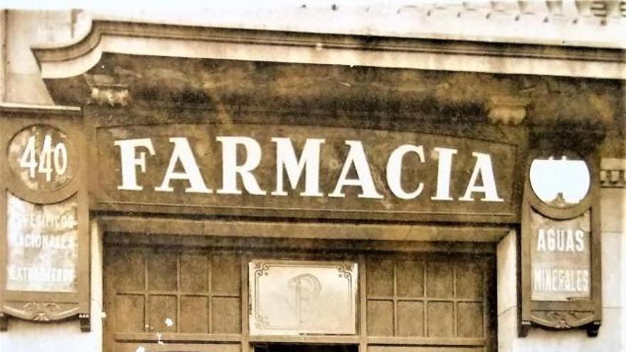 Imagen antigua de una farmacia.