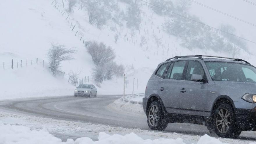 Temperaturas en descenso y nieve entre 600 y 700 metros para mañana en Asturias