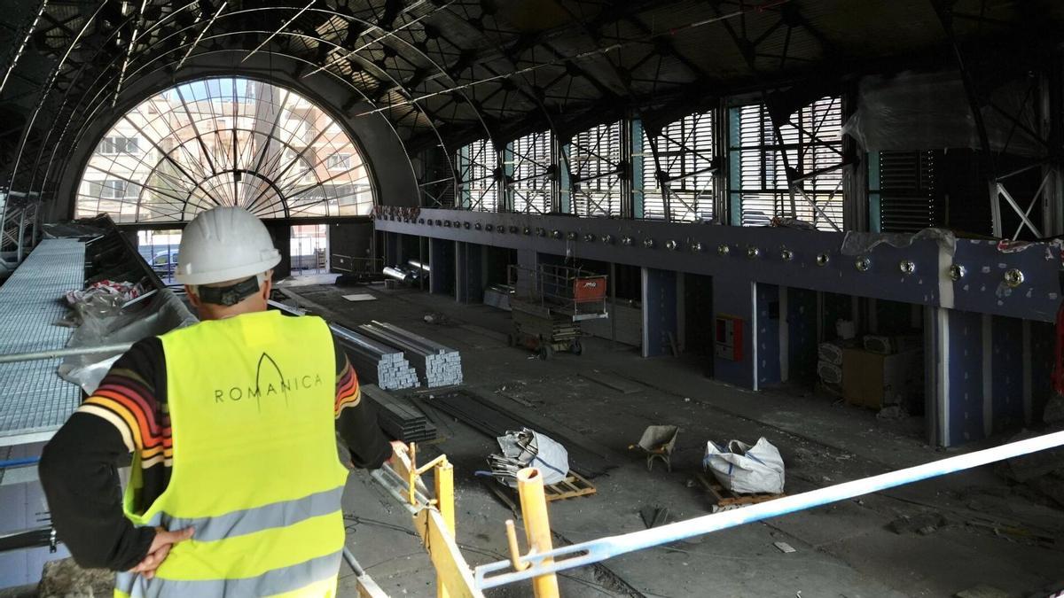 Obras en el interior del Mercado de Abastos.