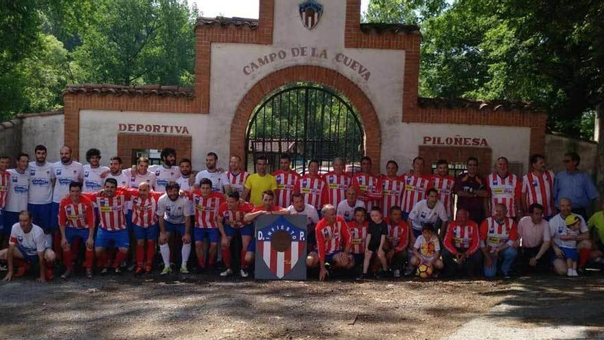 Los veteranos del club Piloñesa vuelven al campo de La Cueva