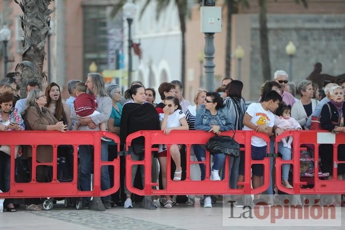 Arriado Solemne de Bandera en el puerto de Cartagena