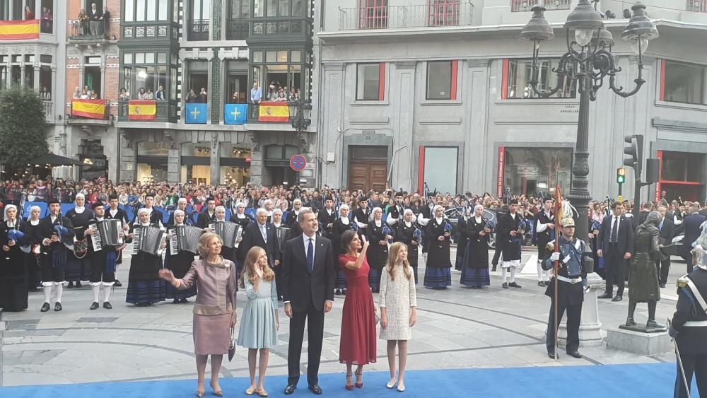 La alfombra azul del teatro Campoa