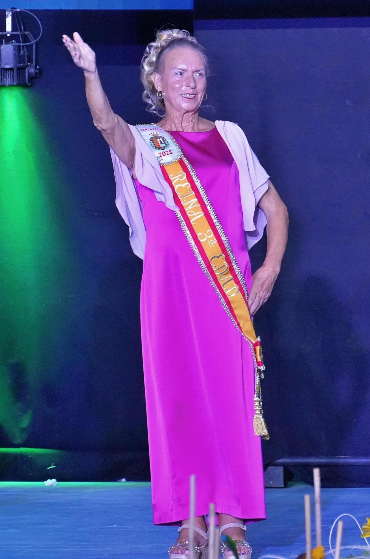 Carla Martínez tras ser proclamada como Reina de la Tercera Edad de Santa Pola.