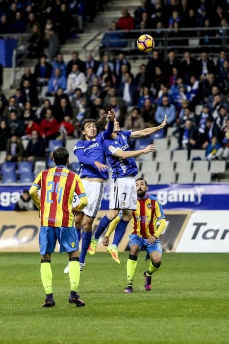 El partido entre el Real Oviedo y el Levante, en imágenes