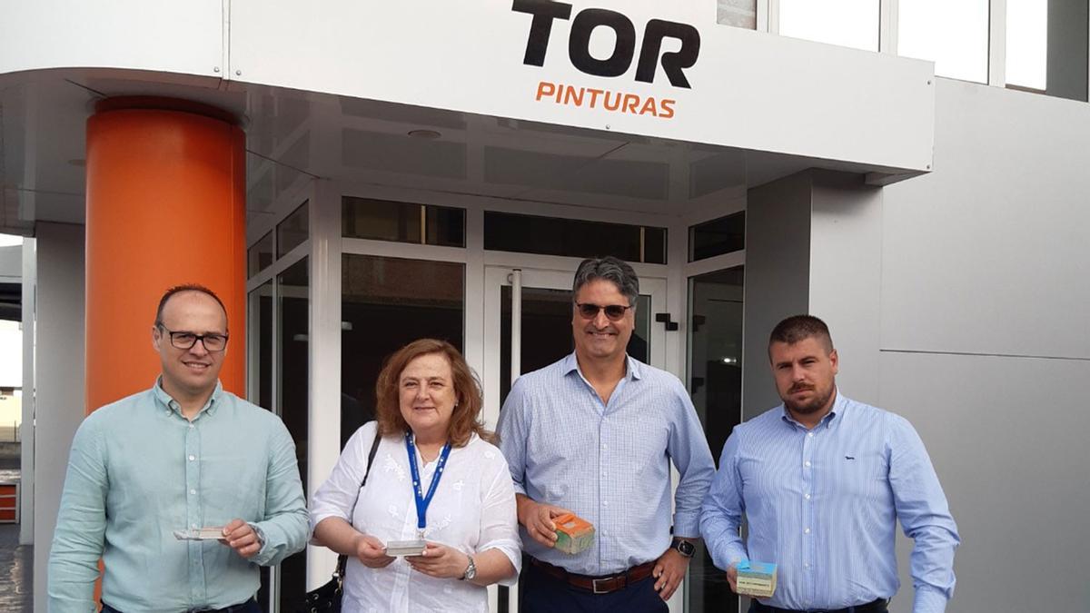 Manuel Antonio García García, director del área de Ingeniería de Procesos y Fabricación de Idonial; Mª Fe Menéndez Suárez, investigadora del área de Ingeniería de Procesos y Fabricación y responsable técnica del proyecto en IDONIAL;	Miguel Ángel Zabala Llerandi, gerente de Tor Chemicals.; y Juan Roces Arbesú, consejero delegado de Juan Roces, S.A.