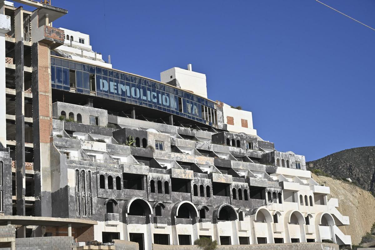 Imagen actual del hotel, totalmente abandonado