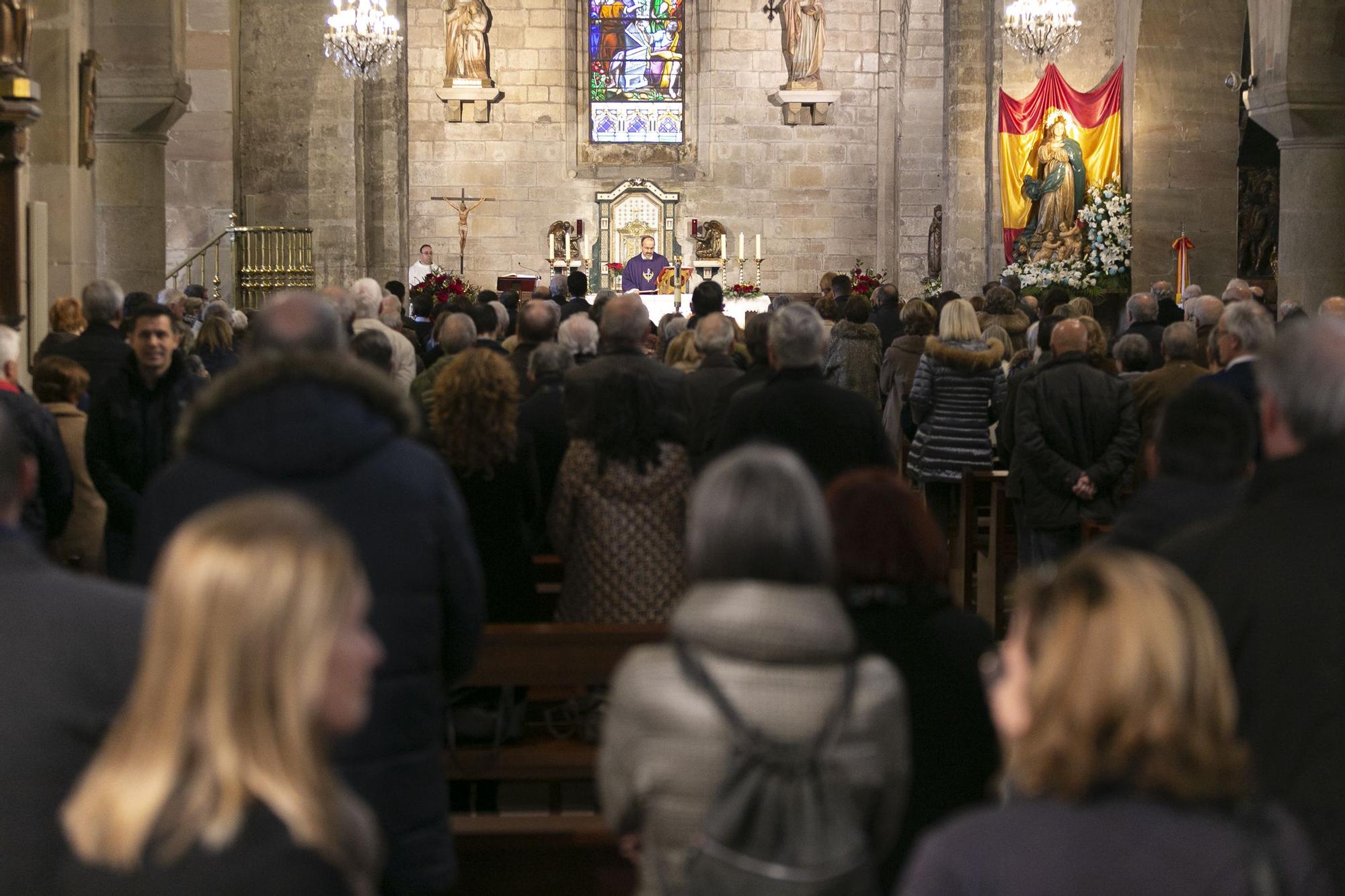 En imágenes: último adiós a "Angelín el del aeropuerto" en Avilés