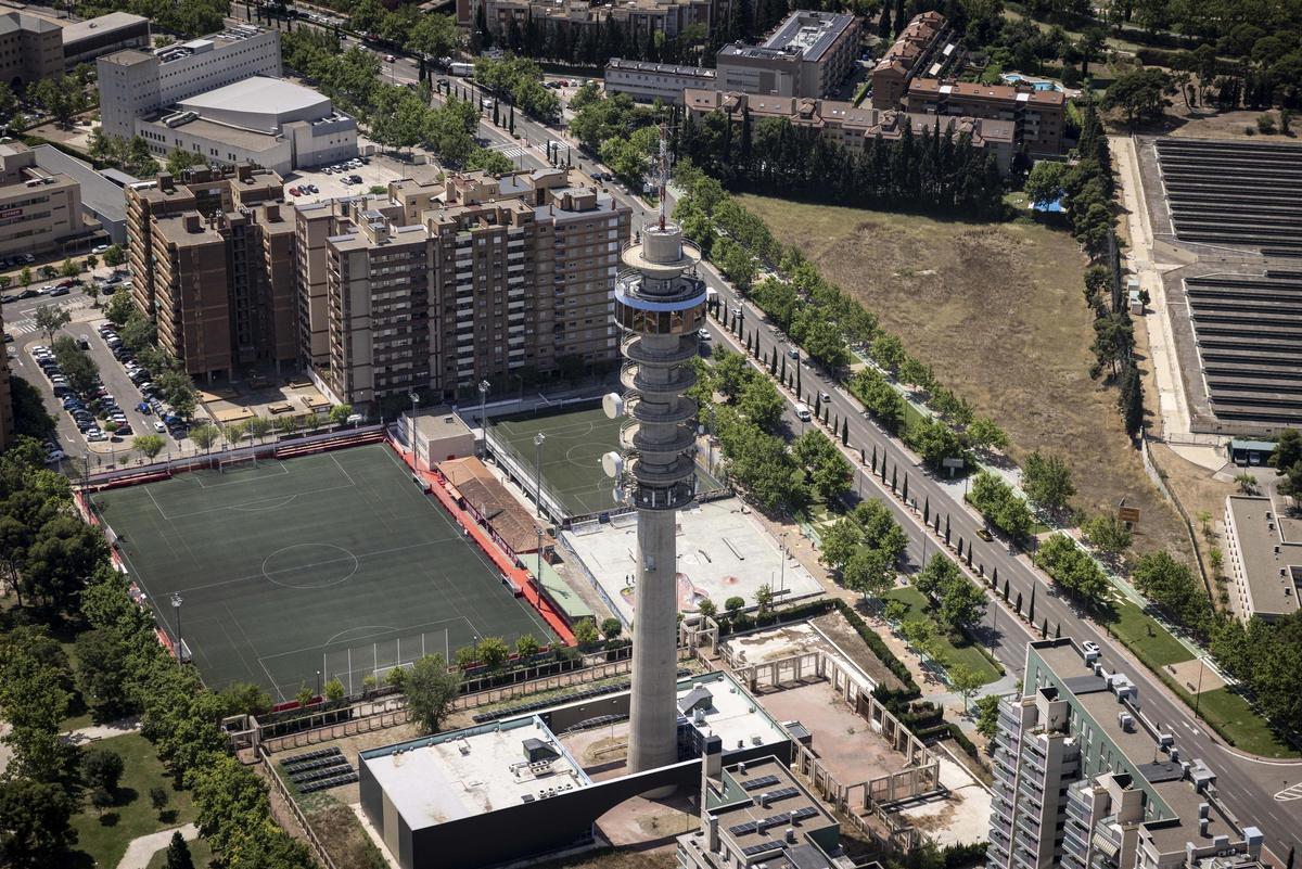 Suelos de Vía Hispanidad, junto al Pirulí, que han sido recalificados para venderlos por 50 millones y levantar hasta 470 pisos de lujo.