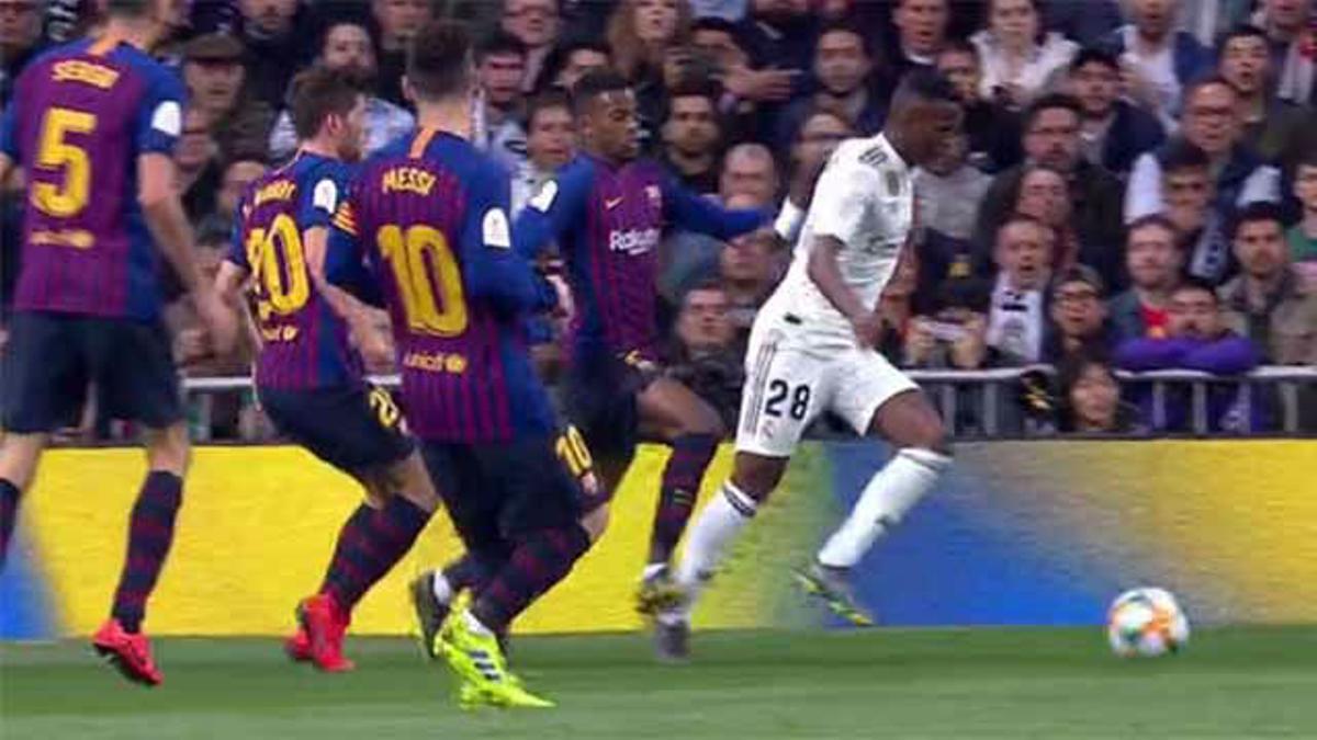 El Madrid reclamó un penalti de Semedo sobre Vinicius