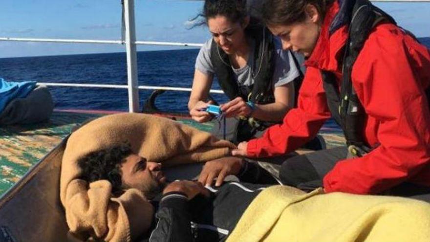 Autorizan la evacuación en helicóptero a Malta de un inmigrante del pesquero de Santa Pola