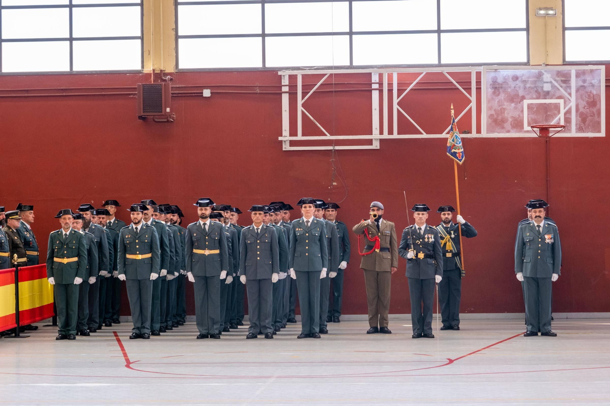 EN IMÁGENES: Así fueron los actos en Oviedo del 179 aniversario de la Guardia Civil