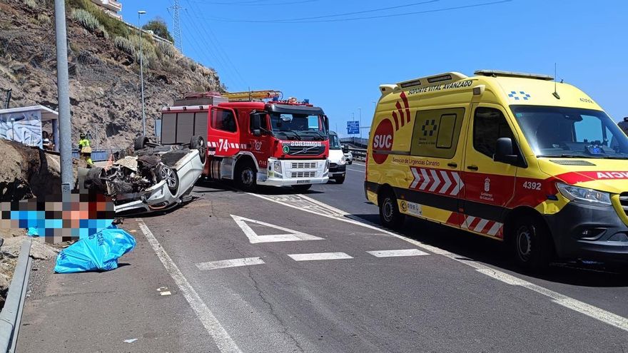 Una colisión múltiple con vuelco en Tenerife deja tres mujeres heridas