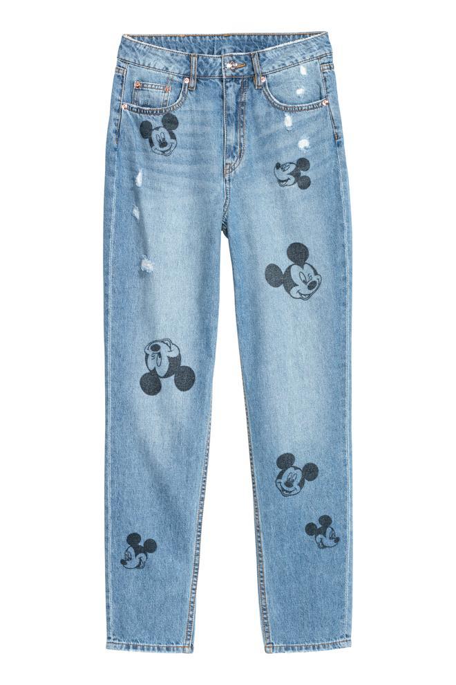 Jeans de H&amp;M con el rostro de Mickey Mouse estampado