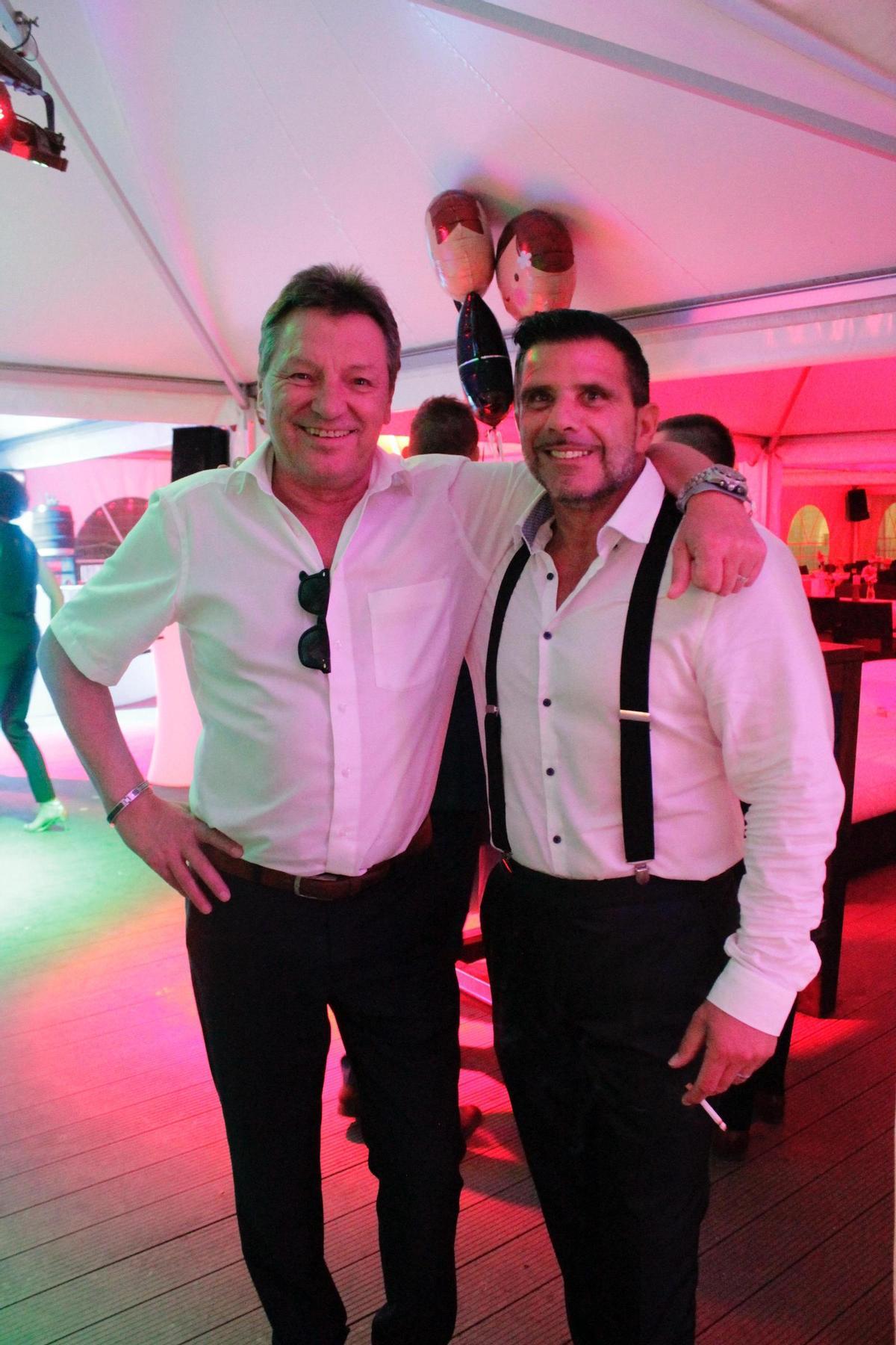 Marco Gülpen mit Tamara Gülpens Vater.