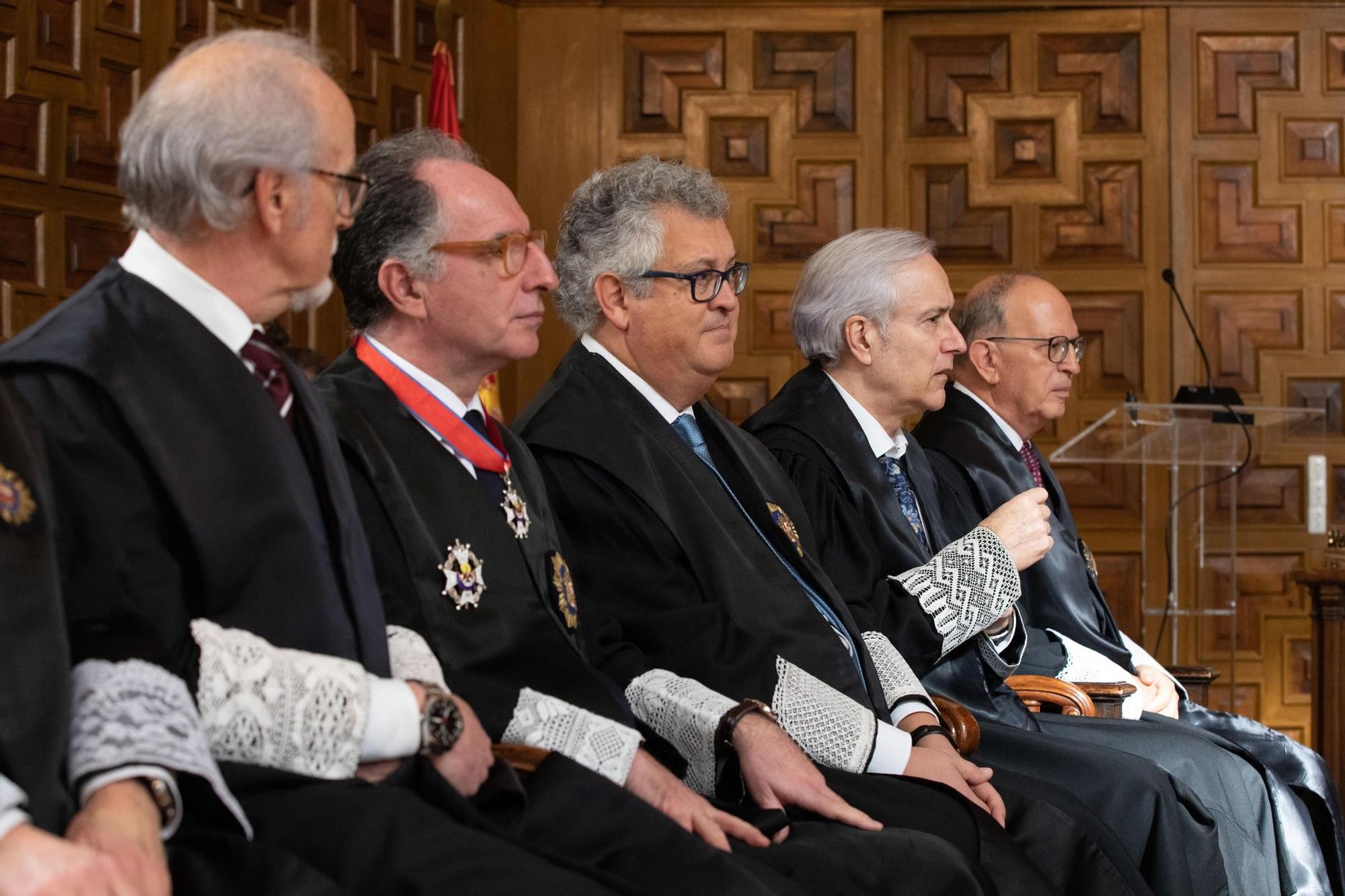 Pérez Serna con presidentes de audiencias.jpg