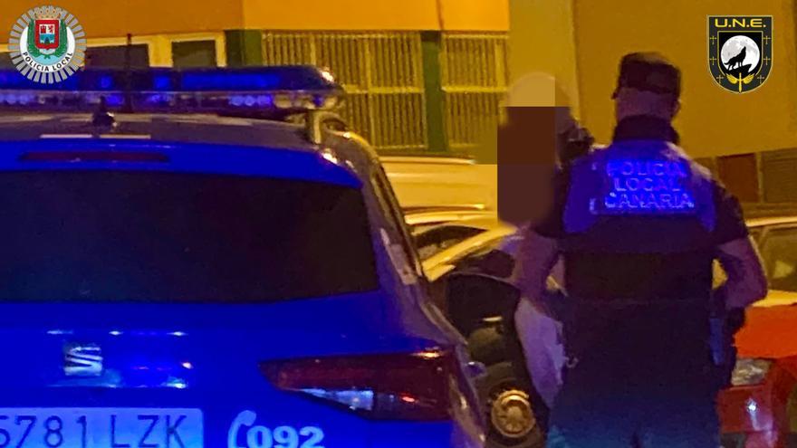 Gritos en la noche en Escaleritas: detenido por agredir a su pareja en plena calle