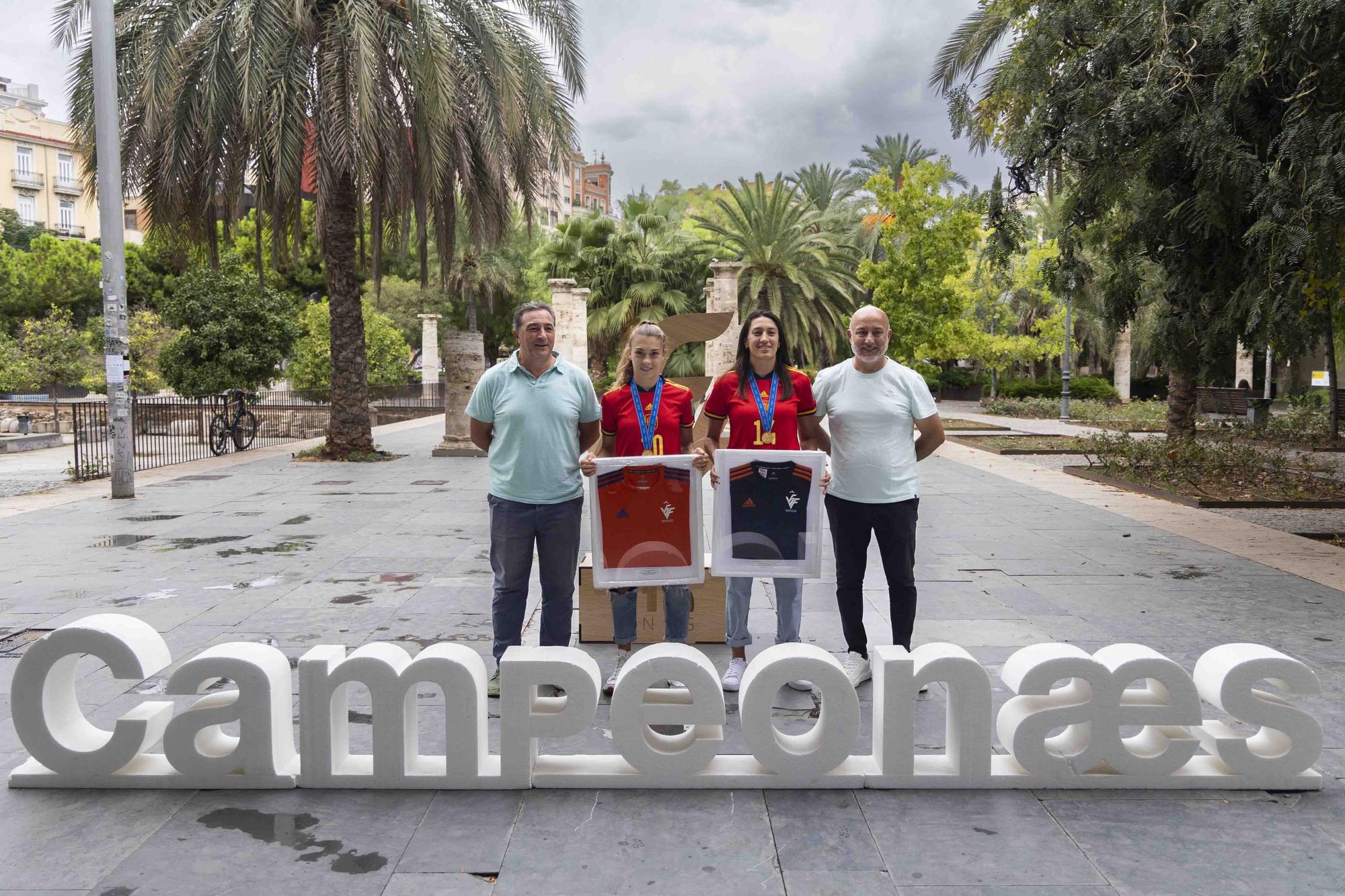 Homenaje a las valencianas campeonas del mundo sub20 de fútbol