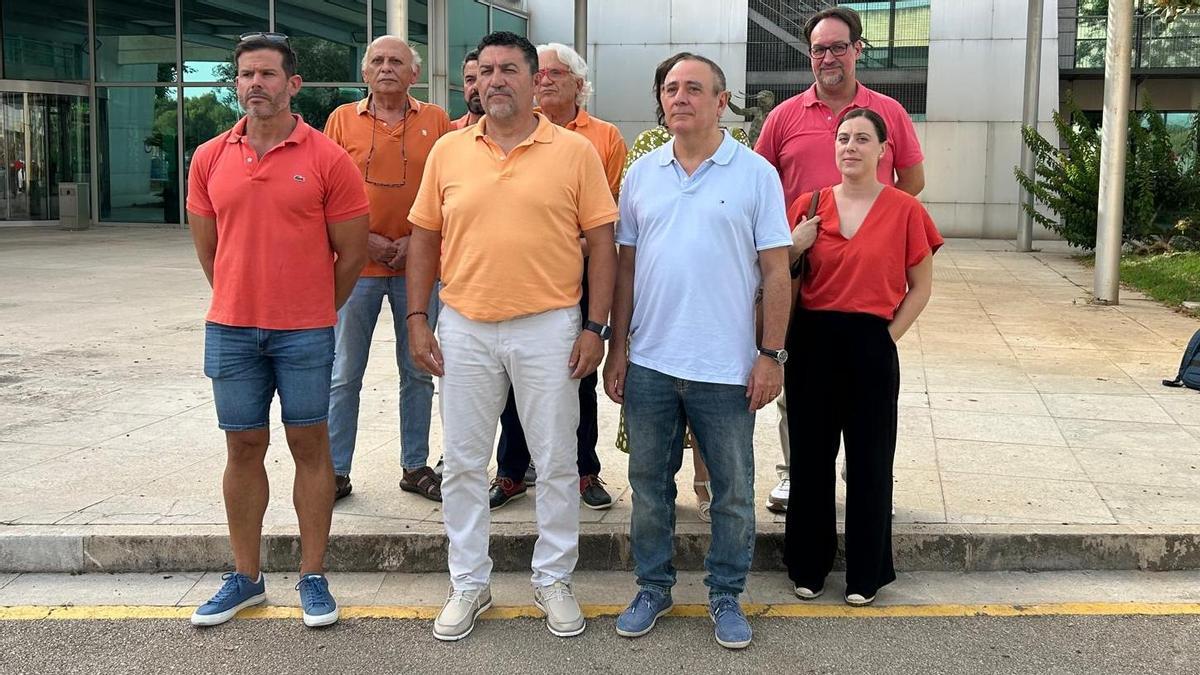 Representantes de USO y FSIE, junto a ECIB, CECEIB y FEIPIMEB, sindicatos y patronales de la concertada 0-3, en su 'plantón' a Educación el pasado 21 de julio.