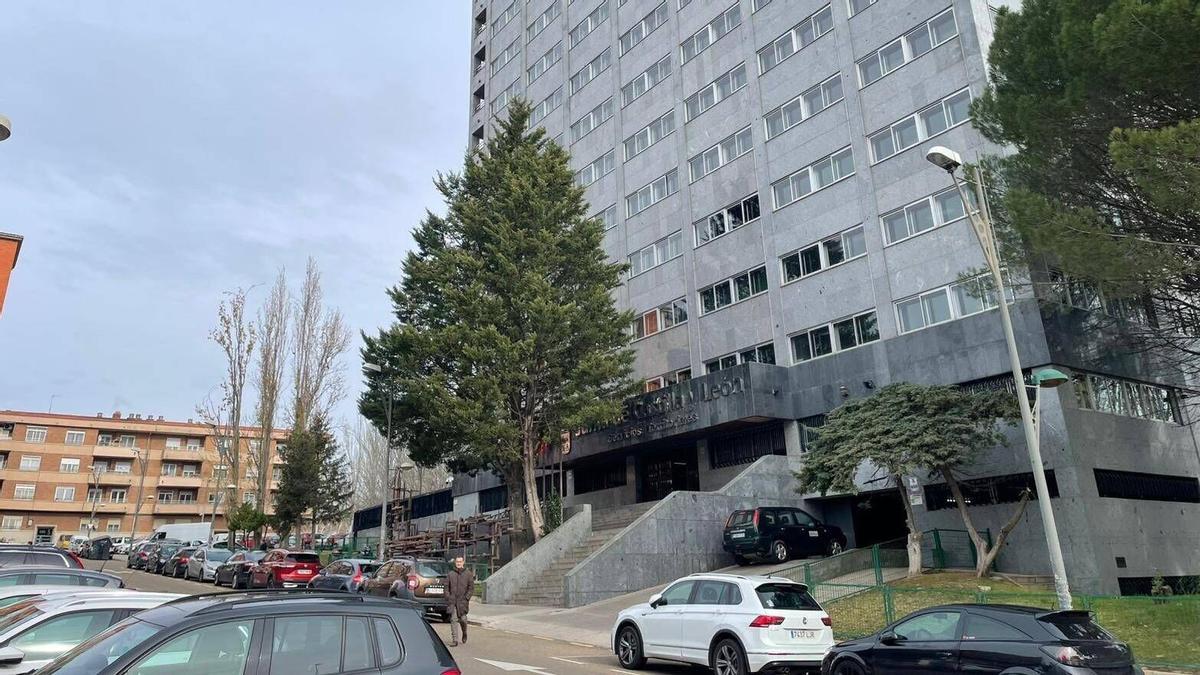 El Ayuntamiento remodelará los aparcamientos en Prado Tuerto, pero no suprimirá plazas.