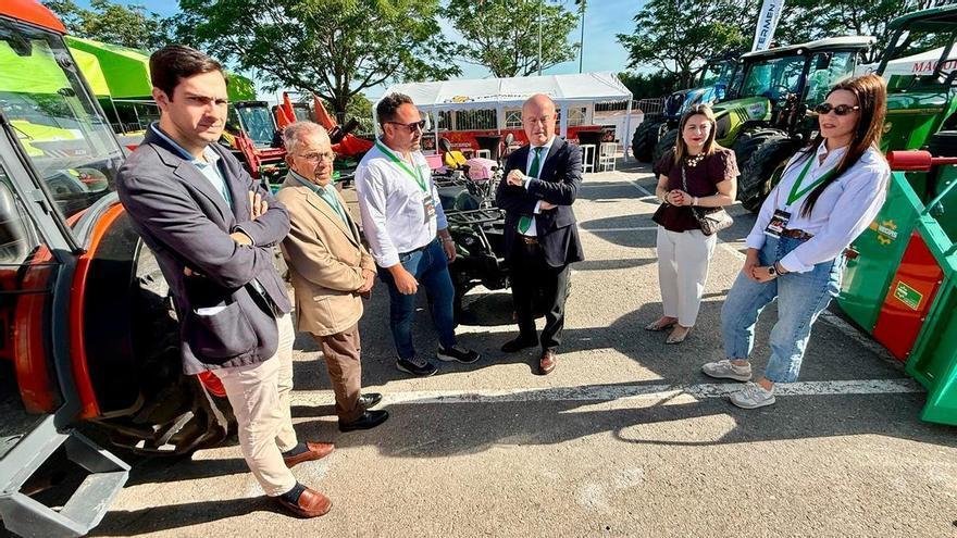 Presentan en Antequera avances que automatizan la cosecha del olivar al cien por cien