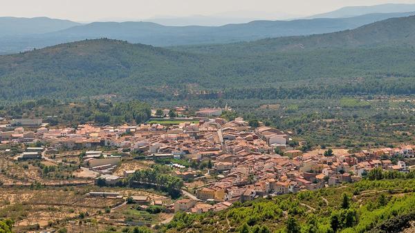 Incautan más de 1.000 bengalas marinas caducadas con 73 kg de materia  explosiva en Castellón