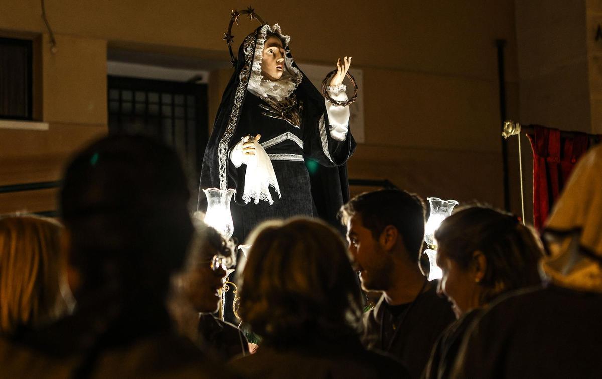 Cantos en Alcoy para rasgar el silencio