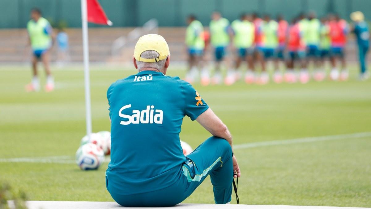 Carlo Ancelotti en uno de los entrenamientos previos al Brasil-Marruecos
