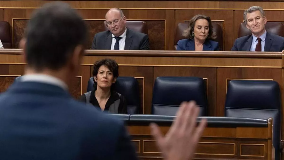 La prisa arrolla a Sánchez y a Feijóo