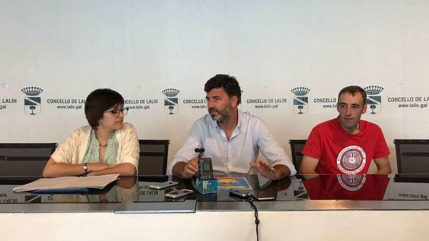 Raquel López, Nicolás González Casares y Andrés Fernández durante el acto de presentación.