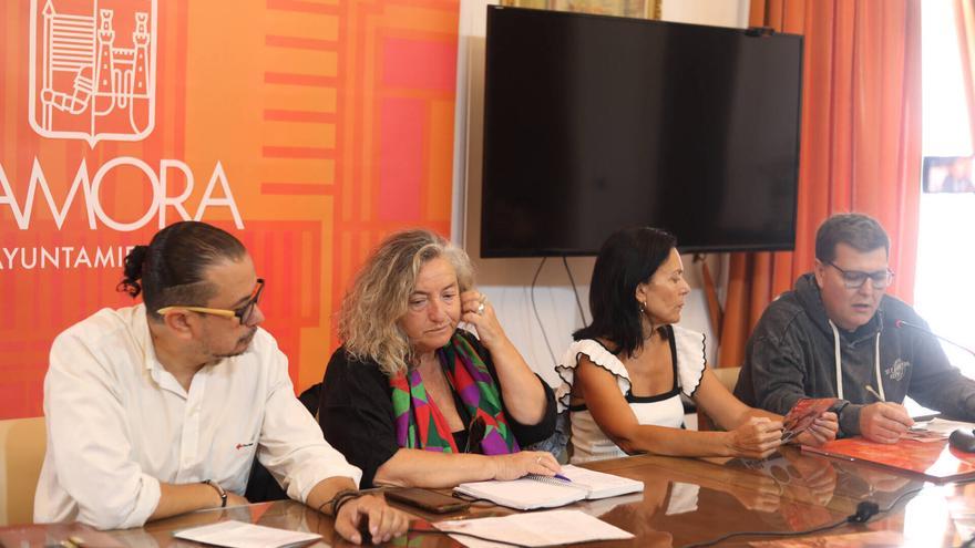 Vida activa en la edad de plata en Zamora: pilates, yoga o manejo de móviles