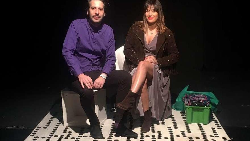 El director José Leis y la actriz Estíbaliz Veiga.