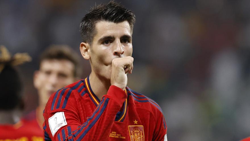 Morata se queda con el brazalete de España
