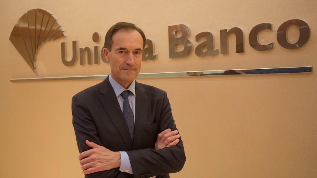 El consejero delegado de Unicaja Banco, Manuel Menéndez.