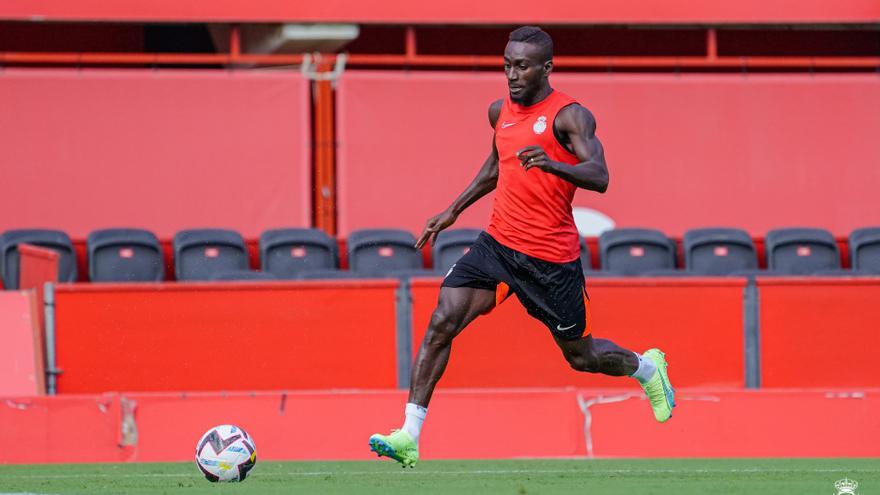 Lago Junior durante un entrenamiento en el renovado Visit Mallorca Estadi.