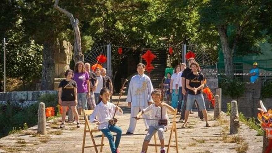 Galicia Fiddle acerca el violín tradicional chino a un centenar de niños