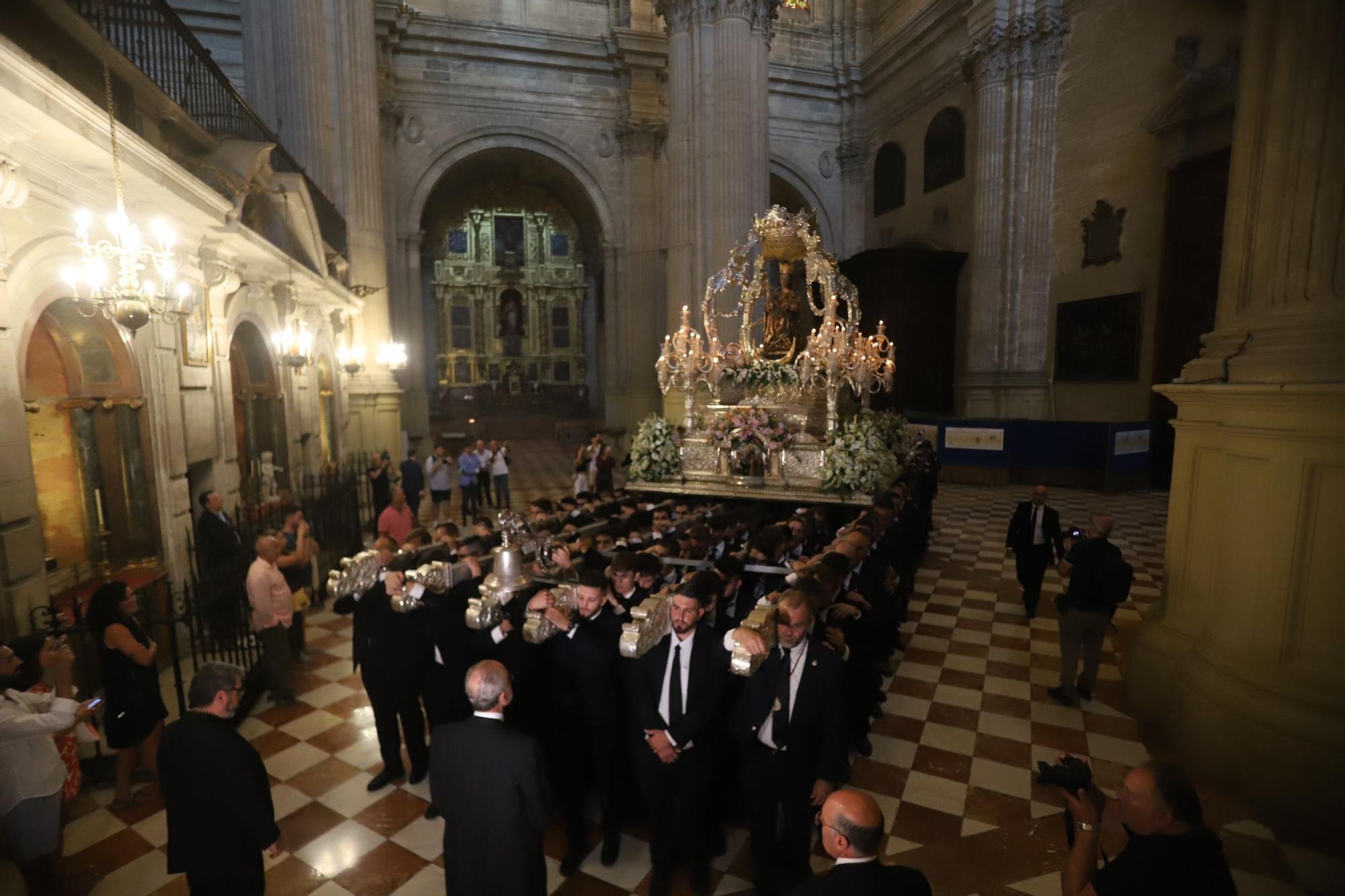 La patrona de Málaga, la Virgen de la Victoria, vuelve a procesionar por las calles de la ciudad