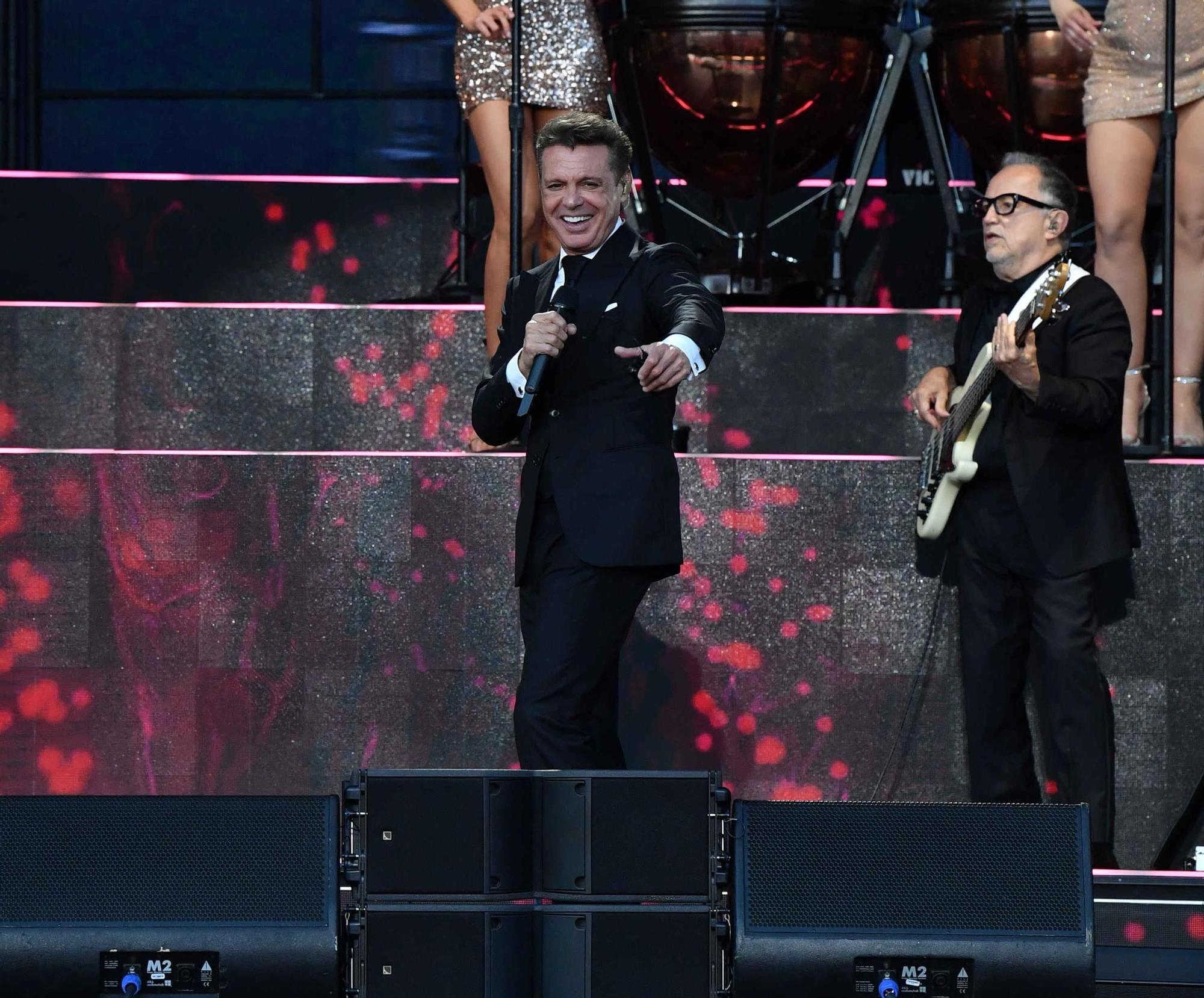 Luis Miguel alarga su leyenda en A Coruña