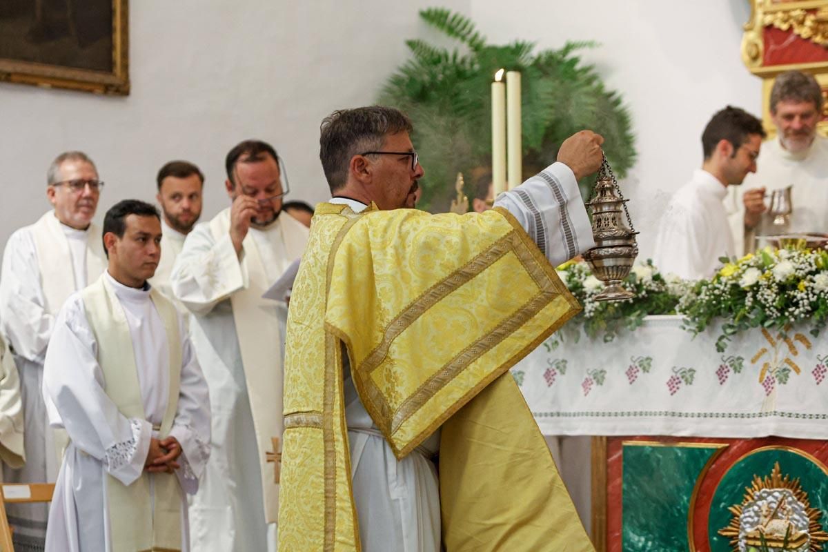 Todas las imágenes de la ordenación de Juan Carlos Rubertiello, diácono en Sant Antoni