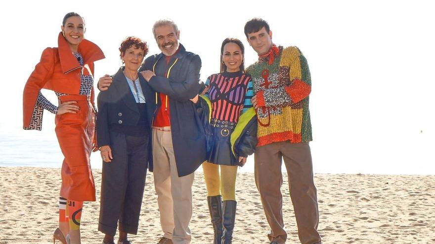 La revolucionaria salense de la moda da una lección a los &quot;Maestros de la costura&quot; (y el curioso material de sus prendas que triunfó en el programa de TVE)