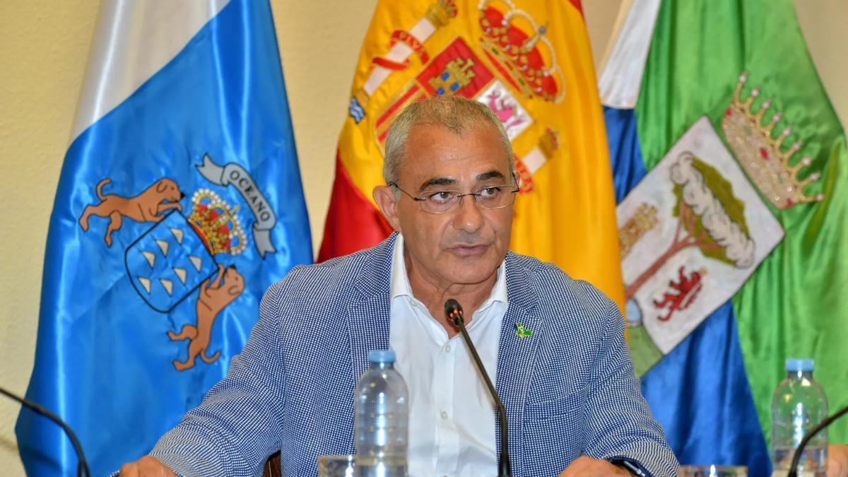 Javier Armas, consejero por AHI en el Cabildo de El Hierro y senador por la isla del meridiano.