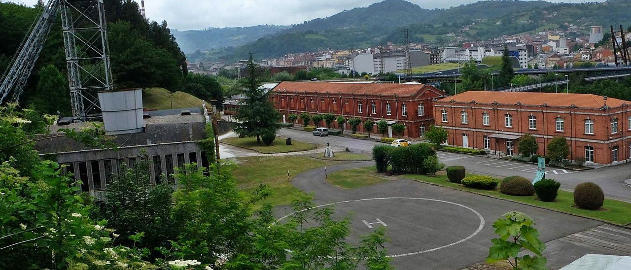 Las instalaciones del pozo Fondón de Hunosa, en Langreo, desde donde parte la red de geotermia de este concejo. | LNE