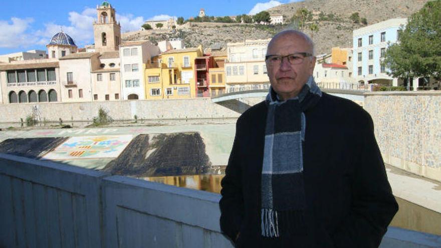 Antonio Pérez Bas, Caballero Cubierto de la Semana Santa oriolana