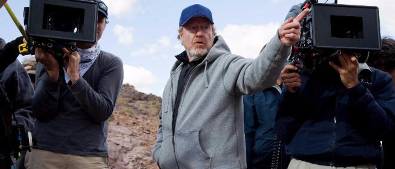 Ridley Scott durante el rodaje de una película.