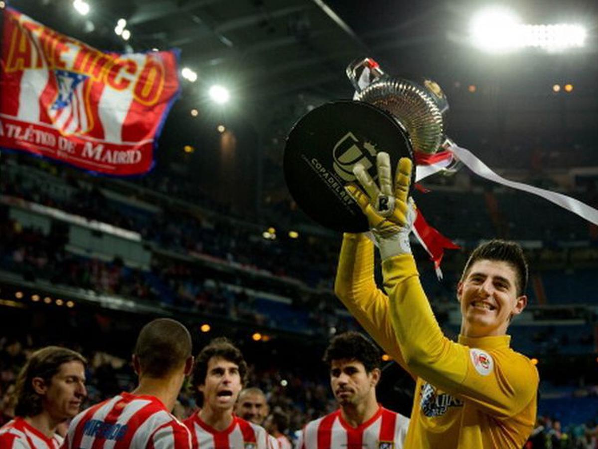 El belga Thibaut Courtois celebra la Copa del Rey que logró en 2014 con el Atlético.