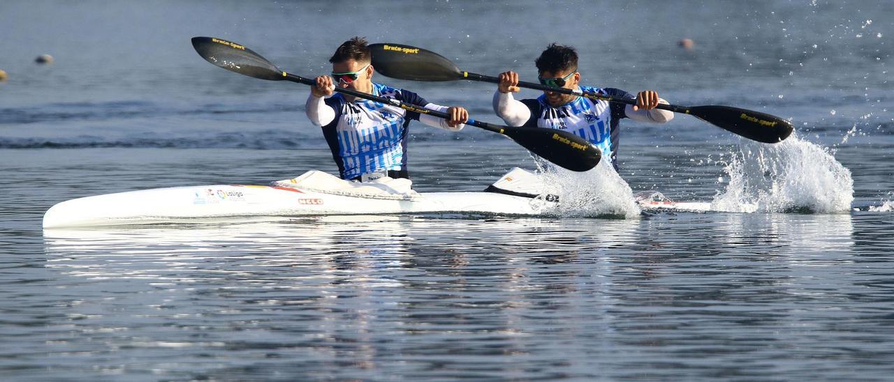 Roza y Toro, apurando su carrera.
