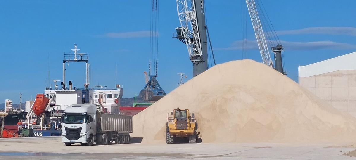 Las exportaciones más significativas fueron los azulejos y baldosas, que movilizaron 669.661 toneladas, con Israel (158.016 tn), Marruecos (131.778 tn) y Grecia (67.247 tn) como destinos.