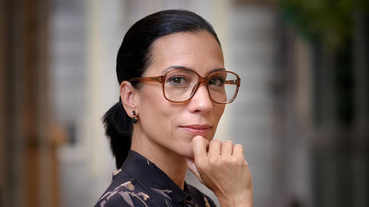 Itziar Miranda, como Manolita, en 'Amar es para siempre'.