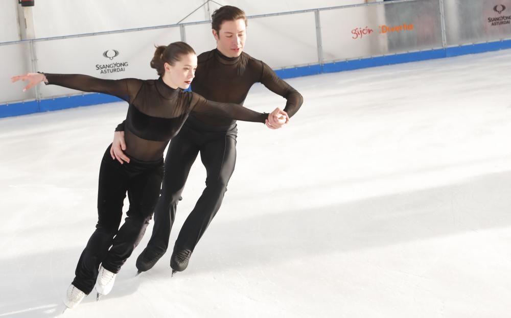 Exhibición de patinaje sobre hielo